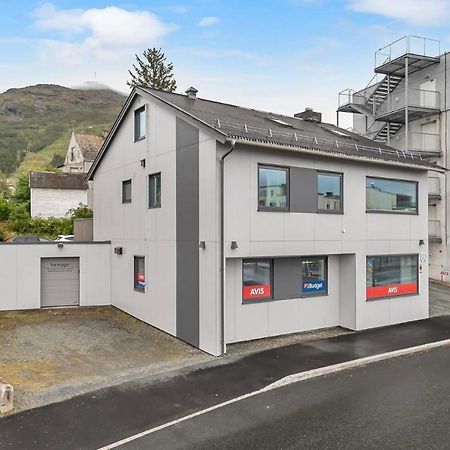 Din Hjem! Mitt I By1. Gratis Parkering!! Apartamento Narvik Exterior foto