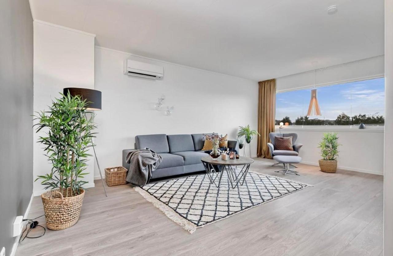 Din Hjem! Mitt I By1. Gratis Parkering!! Apartamento Narvik Exterior foto