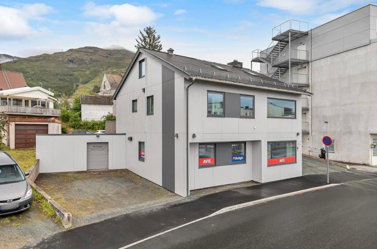 Din Hjem! Mitt I By1. Gratis Parkering!! Apartamento Narvik Exterior foto