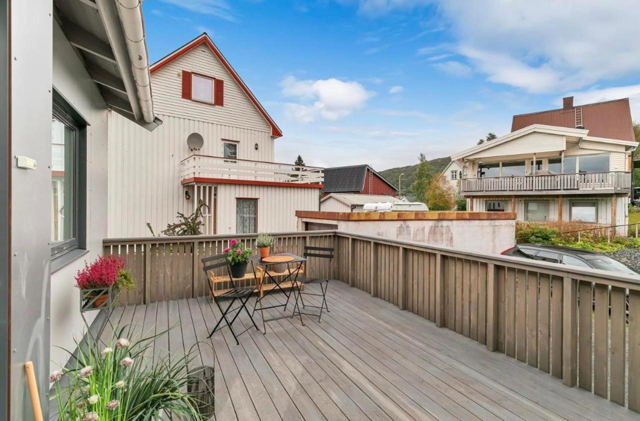 Din Hjem! Mitt I By1. Gratis Parkering!! Apartamento Narvik Exterior foto